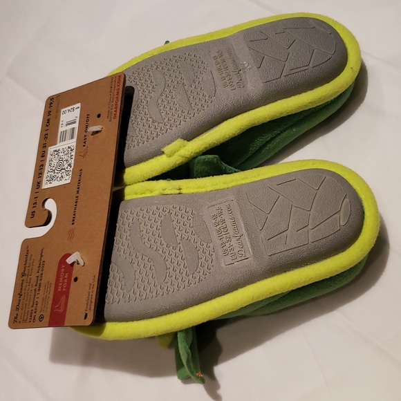 dearfoams Kids New 3D Dino Slippers Slip-Ons CUTE! Unisex Boys Girls NWT Green - Picture 3 of 7
